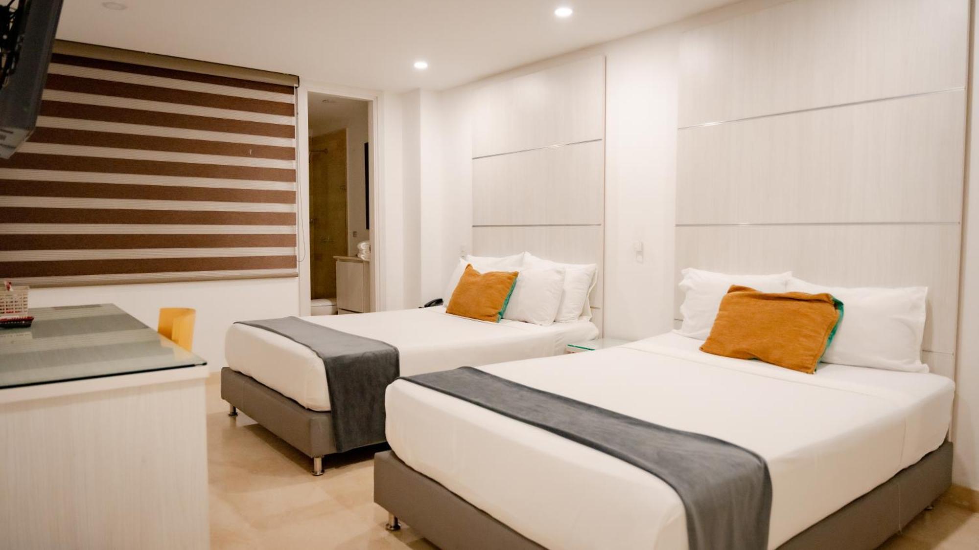 Hotel Madeiro Медельїн Екстер'єр фото